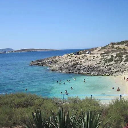 Appartement Alfresco - 2 Bedroom Unit And Pool Għajnsielem