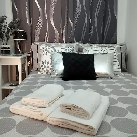 Alfresco - 2 Bedroom Unit And Pool Għajnsielem